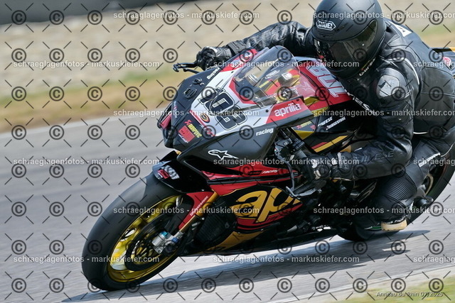 25bt04-1492 | markuskiefer.com - Realisiert mit Pictrs.com