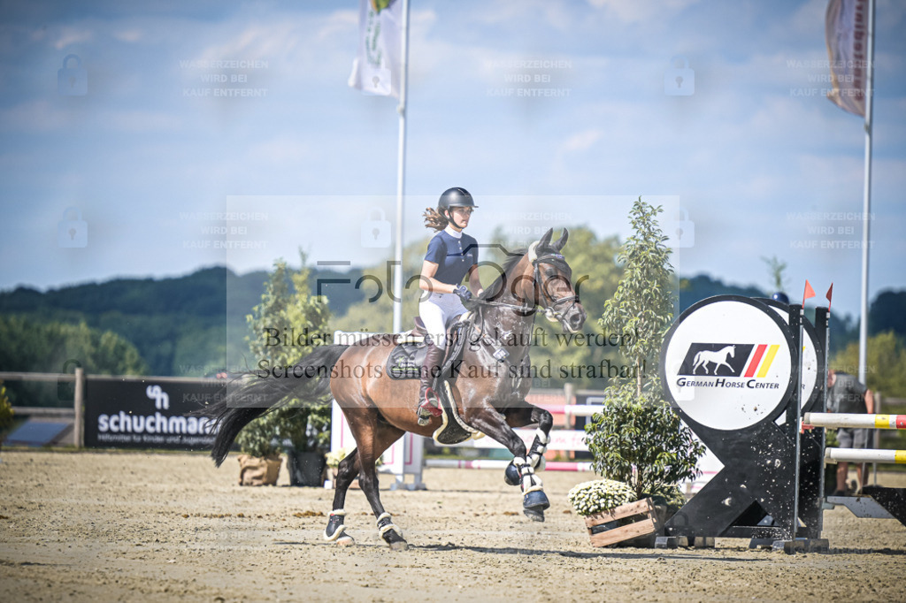 DOS_0583 | Entdecke hochwertige Reitturnierfotos von Foto Oger. Professionell, emotional und authentisch – jetzt Lieblingsmomente im Shop bestellen. - Realisiert mit Pictrs.com