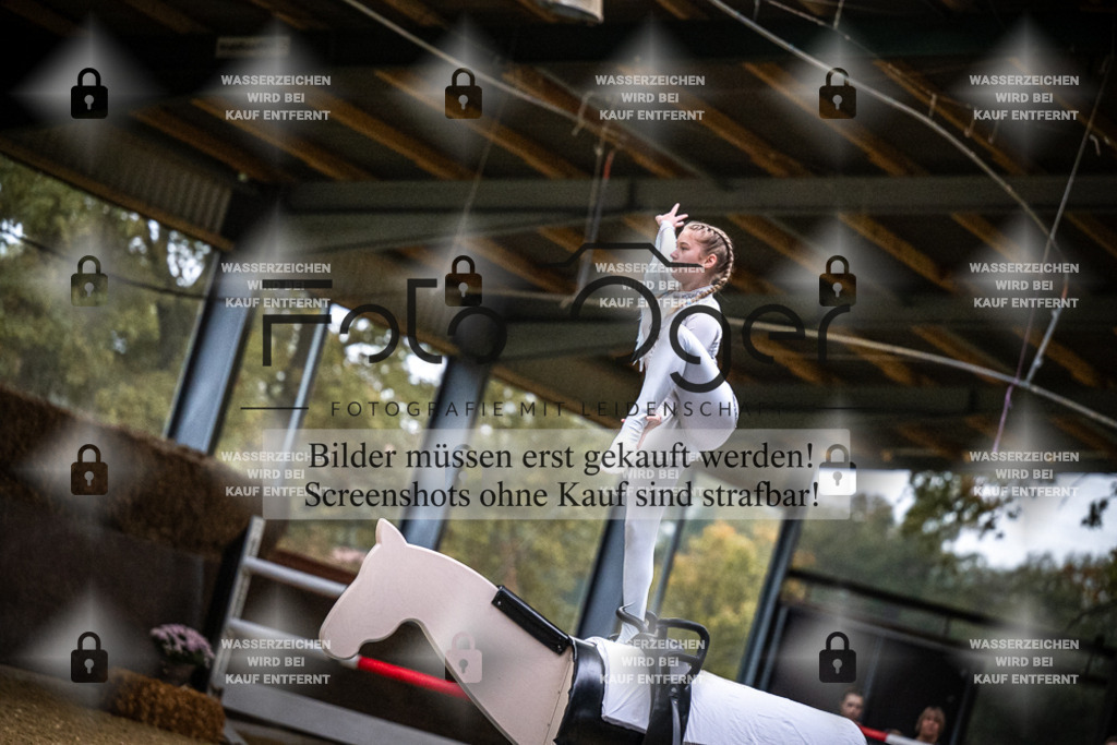 DOS_0142 | Entdecke hochwertige Reitturnierfotos von Foto Oger. Professionell, emotional und authentisch – jetzt Lieblingsmomente im Shop bestellen.Deutschlandweite Turnierfotografie. - Realisiert mit Pictrs.com