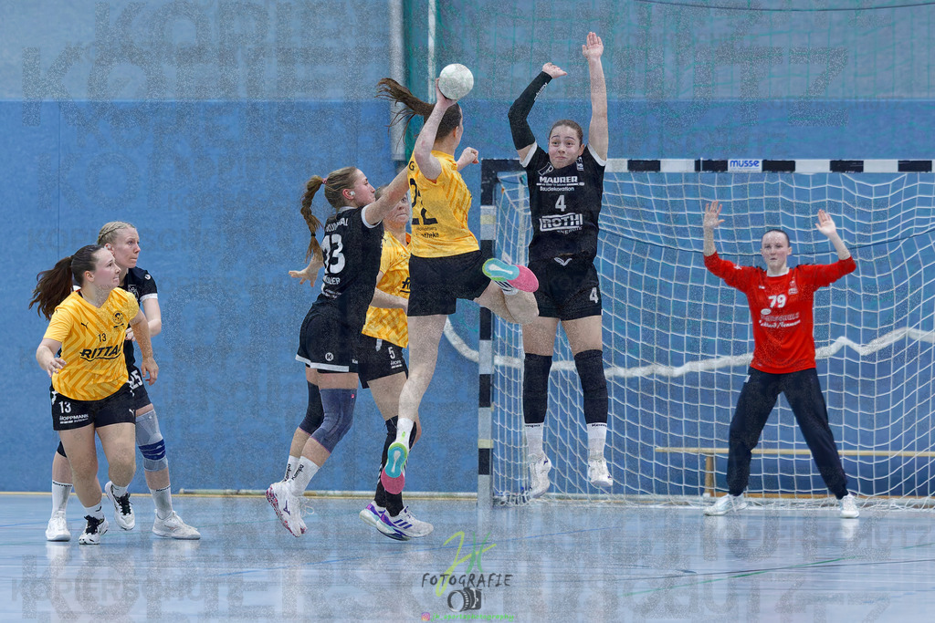 Handball Frauen Oberliga Mitte, HSG Eibelshausen/Ewersbach - HSG Lumdatal | Handball Frauen Oberliga Mitte, HSG Eibelshausen/Ewersbach - HSG Lumdatal am 21.02.2026 in Dietzhölztal-Steinbrücken (Sporthalle am Hammerweiher)Photo © 2026 - Jörg Heinrich - Realisiert mit Pictrs.com