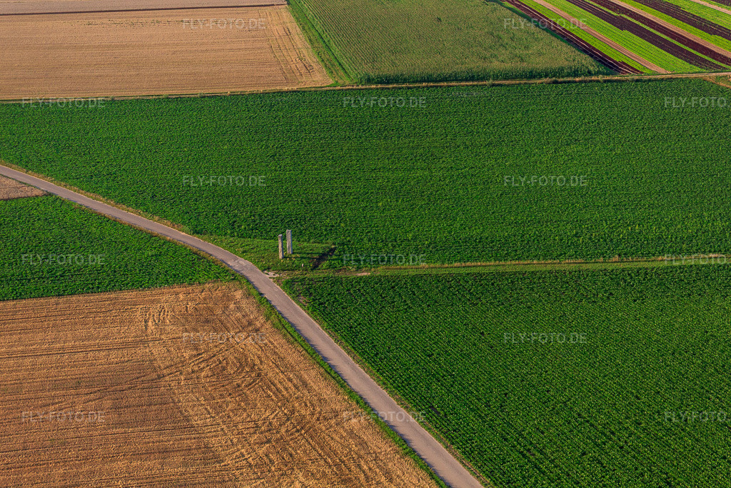 Luftbild: Stehlen am Pfälzer Panoramabänkel in Herxheim bei Landau im Bundesland Rheinland-Pfalz in Deutschland. Foto: IMG_70198.jpg vom 19.07.2014 durch Werner Riehm/FLY-FOTO.de