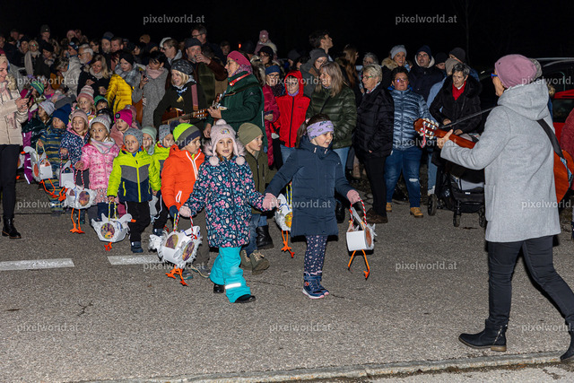 Laternenfest in St. Martin | Bildershop von pixelworld.at - Realisiert mit Pictrs.com