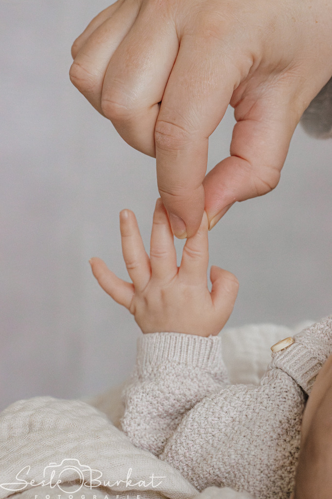20260418-IMG_0251 | Authentische, natürliche und emotionale Fotoshootings auf der Nordseeinsel Föhr. Als Fotografin halte ich deine schönsten Momente in einzigartigen Neugeborenen-, Familien-, Paar- und Einzelshootings fest. Jetzt einen Termin vereinbaren!