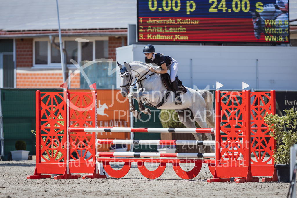 230610_Mühlen_Stil-L-151 | Deine schönsten Turniermomente als professionelle Fotos! Entdecke hochwertige Pferdesport-Fotografie im Online-Shop. Jetzt Fotos finden & bestellen!