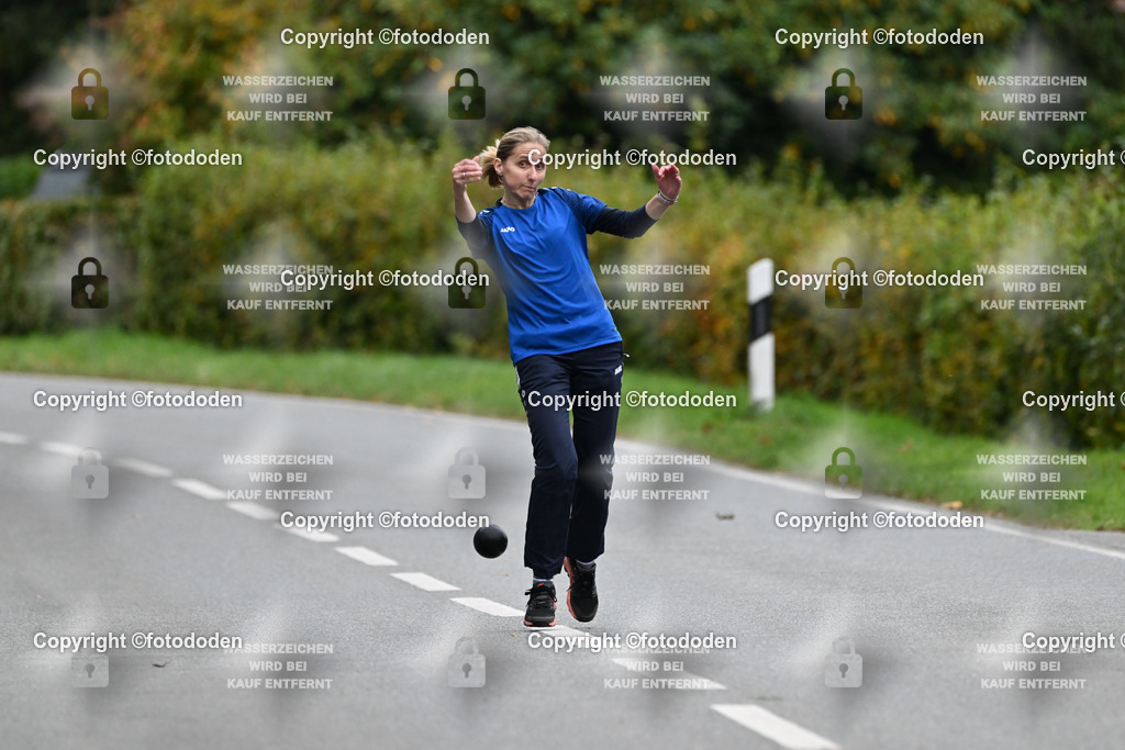 DSC_0544 | Anke Oldewurtel / Uttel beim letzen Wurf. Es fehlte "ein" Meter um den Sieg nach Uttel zu holen. Uttel gewinnt mit 99m