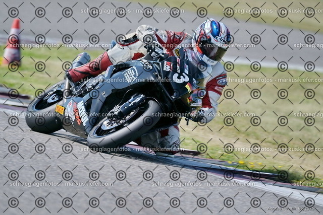 26BT02-0548 | markuskiefer.com - Realisiert mit Pictrs.com