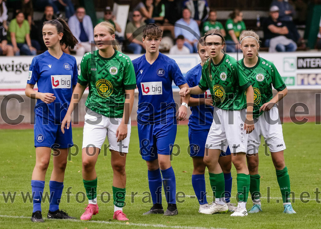 2023-10-07_054_FC_Forstern_gegen_Karlsruher_SC | Forstern, Deutschland, 07.10.2023:
Fußball, B-Juniorinnen-Bundesliga Süd 2023 / 2024, 4. Spieltag, FC Forstern gegen Karlsruher SC, Endergebnis: 1:1

Teresa Frizberg (FC Forstern, #28), Martyna Binkul (FC Forstern, #19)

Foto: Christian Riedel / fotografie-riedel.net