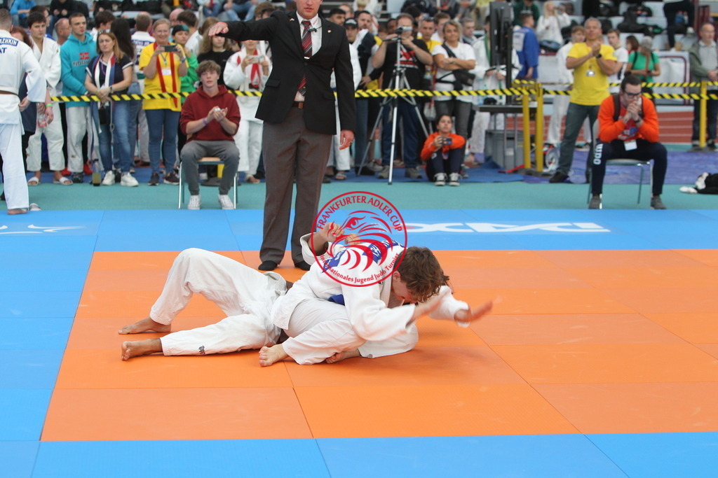 JT6F0032 | Fotos vom Adler Cup - Pictures from Adler Cup

Hier findet Ihr alle Eindrücke und großen Momente der Adler Cup Wochenenden. Here you will find all impressions and great moments of the Adler Cup weekends. - Realisiert mit Pictrs.com