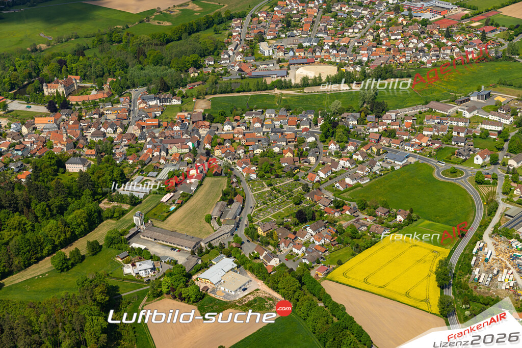 Das Luftbild der Stadt Mitwitz wurde 2022 vom Flugzeug heraus erstellt (keine Drohnen-Aufnahmen) Aufnahmehöhe ca.450 Meter- hohe Bildauflösung und Druck-Qualität. Garantiert!