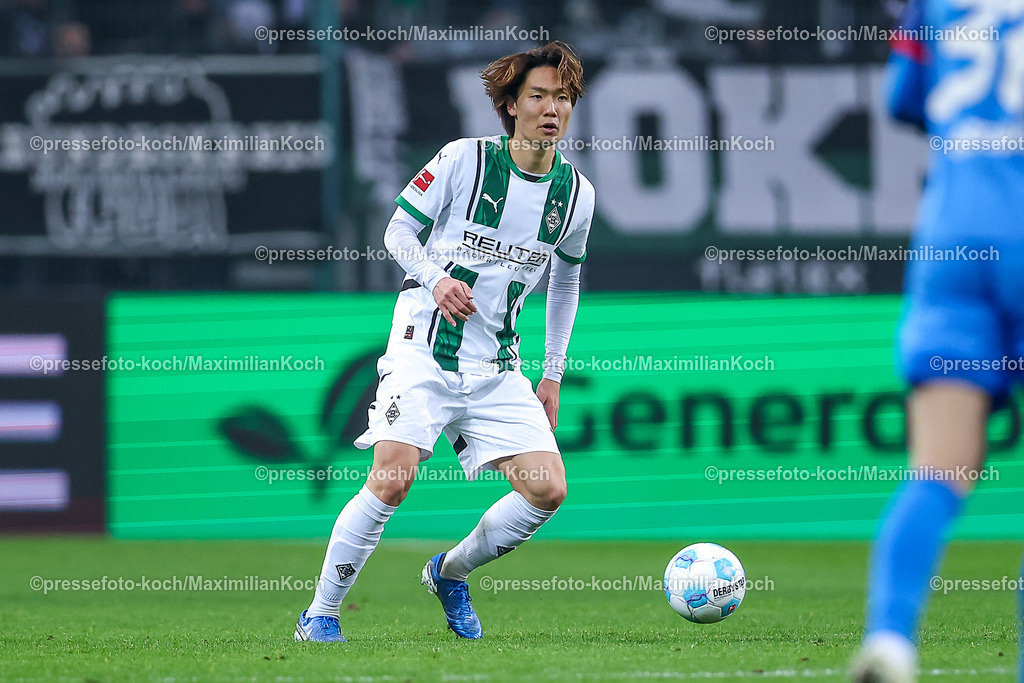 BMG14122401029 | 14.12.2024, Fußball, Borussia Mönchengladbach - Holstein Kiel, 1. Fußball Bundesliga, Borussia-Park, Saison 2024 2025: Ko Itakura (Mönchengl. #3)DFB regulations prohibit any use of photographs as image sequences and or quasi-video.