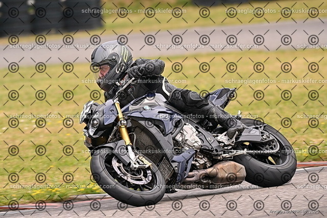 25bt02-0188 | markuskiefer.com - Realisiert mit Pictrs.com