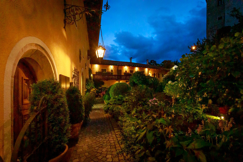 foto.9ers.at-126-PNG-1704 | Hochzeit, Portraits, Headshots, Food- und Immobilienfotografie in Tirol. 360°, Drohne und mehr. Kontaktieren Sie mich einfach via Mail per foto@9ers.at - Realisiert mit Pictrs.com