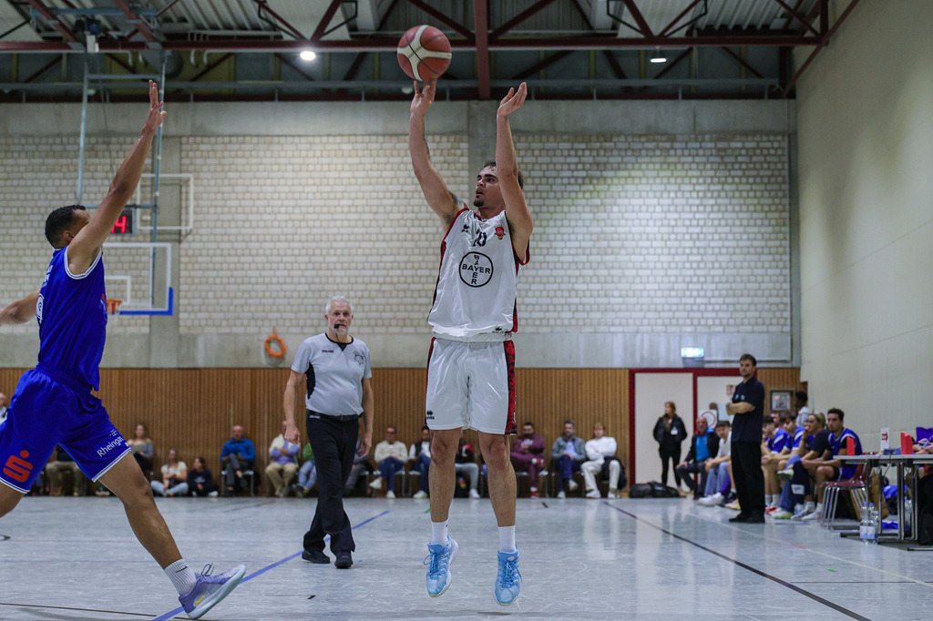 Regio BAYER GIANTS vs NEW Elephants Grevenbroich-67 | Fotos von Basketballspielen aus dem Raum NRW fotografiert von Gero Mueller-Laschet und Daniel Schaefer - Realisiert mit Pictrs.com