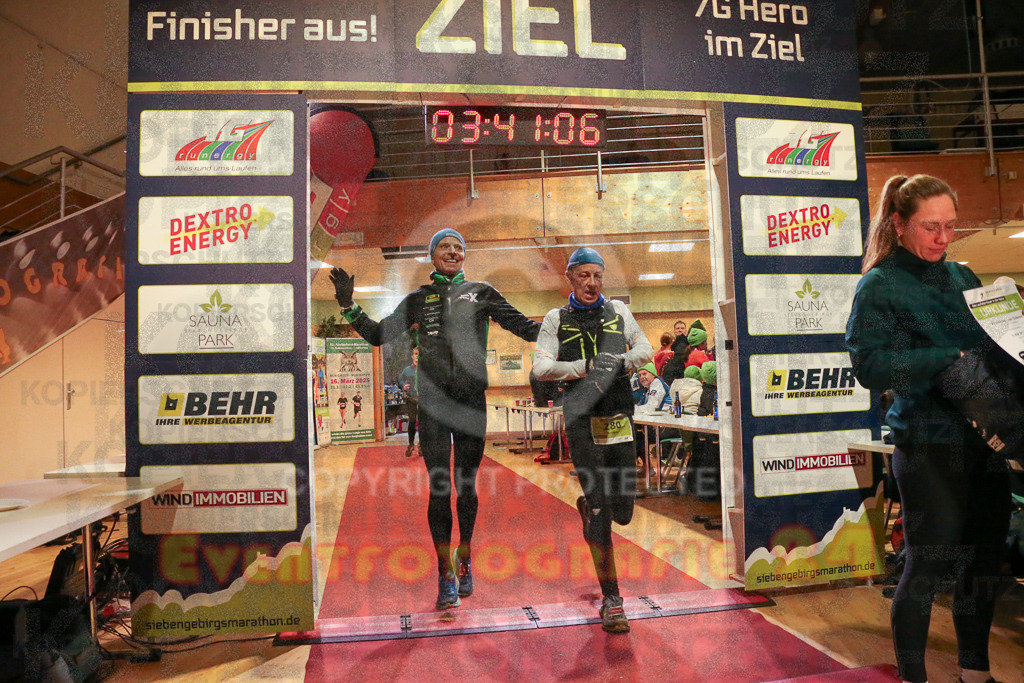 241208_1243_EX1_7859 | Sportfotografie im Rhein-Sieg Kreis, Köln, Bonn, NRW, Rheinland Pfalz, Hessen, etc. Unser Tätigkeitsfeld umfasst den Laufsport vom Volkslauf über den Marathon, Duathlon, Triathon bis zum Ultralauf wie Kölnpfad Ultra oder Schindertrail.
