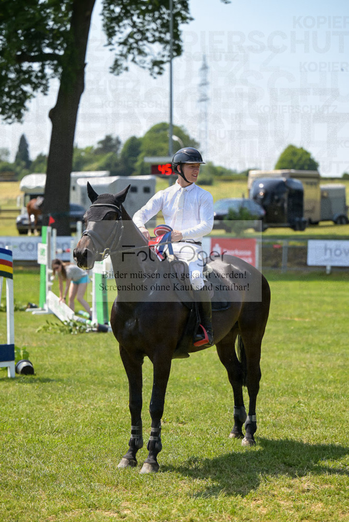 Reitturnier Voxtrup | Entdecke hochwertige Reitturnierfotos von Foto Oger. Professionell, emotional und authentisch – jetzt Lieblingsmomente im Shop bestellen.Deutschlandweite Turnierfotografie. - Realisiert mit Pictrs.com