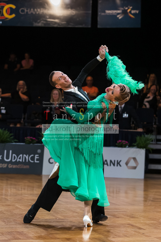 20250821_WDSF-SenI-Std-R1_4388 | Tanzsportbilder, Standardtanz, Lateintanz, WDSF, DTV, LTVB, dancecomp, goc, hessen tanzt, blaues band der spree, walzer, tango, wiener walzer, slowfox, quickstepp, samba, rumba, cha-cha-cha, paso doble. jive, hd-kroft photography, turniertanzsport