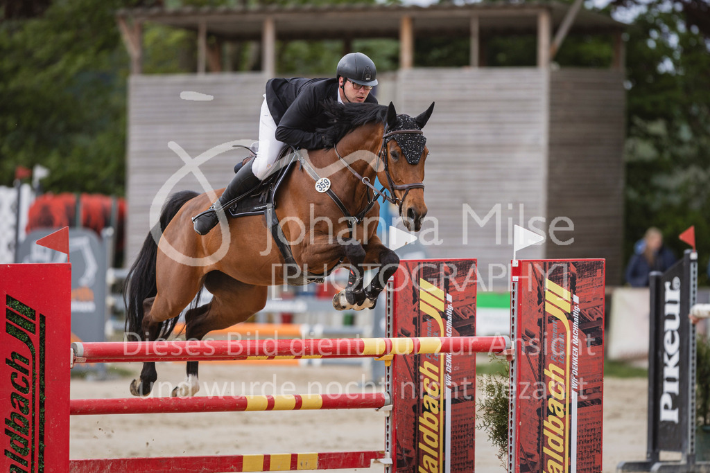 250504_SpengeW_M2-Spr-413 | Deine schönsten Turniermomente als professionelle Fotos! Entdecke hochwertige Pferdesport-Fotografie im Online-Shop. Jetzt Fotos finden & bestellen!