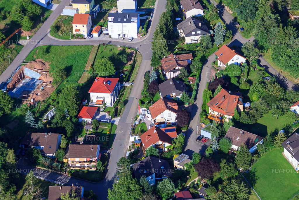 Luftbild: Bergstr im Ortsteil Ellmendingen in Keltern im Bundesland Baden-Württemberg in Deutschland. Foto: IMG_32531.jpg vom 21.08.2010 durch Werner Riehm/FLY-FOTO.de