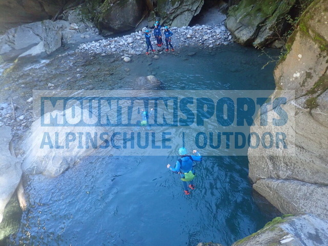 PC020060 | Bestelle die Bilder deines Berg- oder Wasser-Abenteuers mit Mountain Sports bequem von zu Hause aus direkt über unseren Online Fotoshop von pictrs.com. - Realisiert mit Pictrs.com