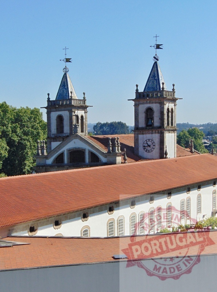 São Martinho de Tibães Monastery architecture in Braga, Portugal. Region Norte - Portugal | Architectural view of the historic São Martinho de Tibães Monastery with its distinctive towers and roofs - Realisiert mit Pictrs.com