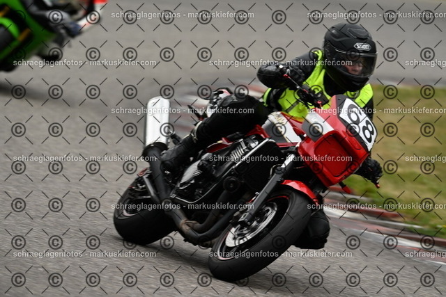 25bt02-1334 | markuskiefer.com - Realisiert mit Pictrs.com