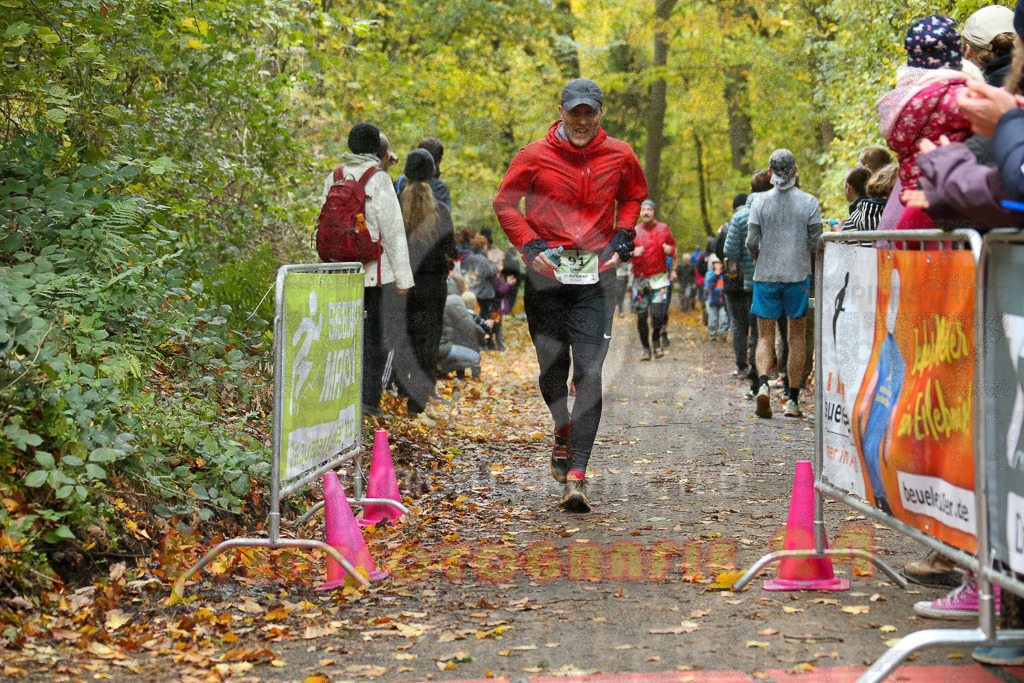 251026_1254_EX1_1805 | Sportfotografie im Rhein-Sieg Kreis, Köln, Bonn, NRW, Rheinland Pfalz, Hessen, etc. Unser Tätigkeitsfeld umfasst den Laufsport vom Volkslauf über den Marathon, Duathlon, Triathon bis zum Ultralauf wie Kölnpfad Ultra oder Schindertrail.