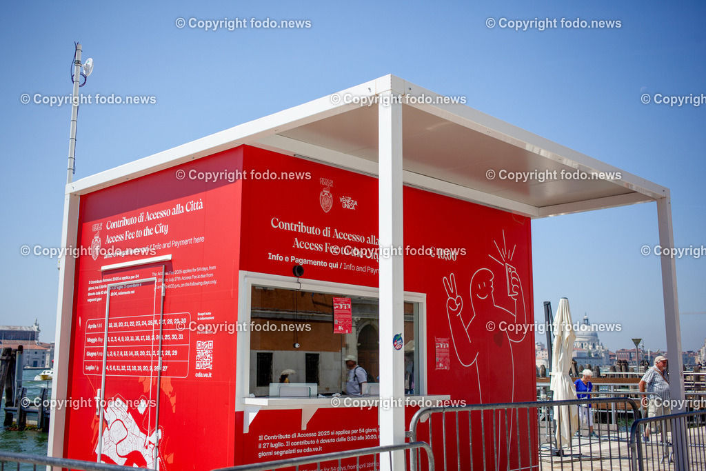 Italien_ Venedig_ Eintritt_ 23.06.2025-5 | 23.06.2025, Italien, ITA, Venetien, Venedig, im Bild Venedig, Stadtansichten, Tourismus, Eintritt, Gebuehren, Kassa, Kassahuette, Contributo di Accesso alla Città di Venezia, Access Fee, to the City of Venice, Feature, Symbolbild, Creativ, Kreativ