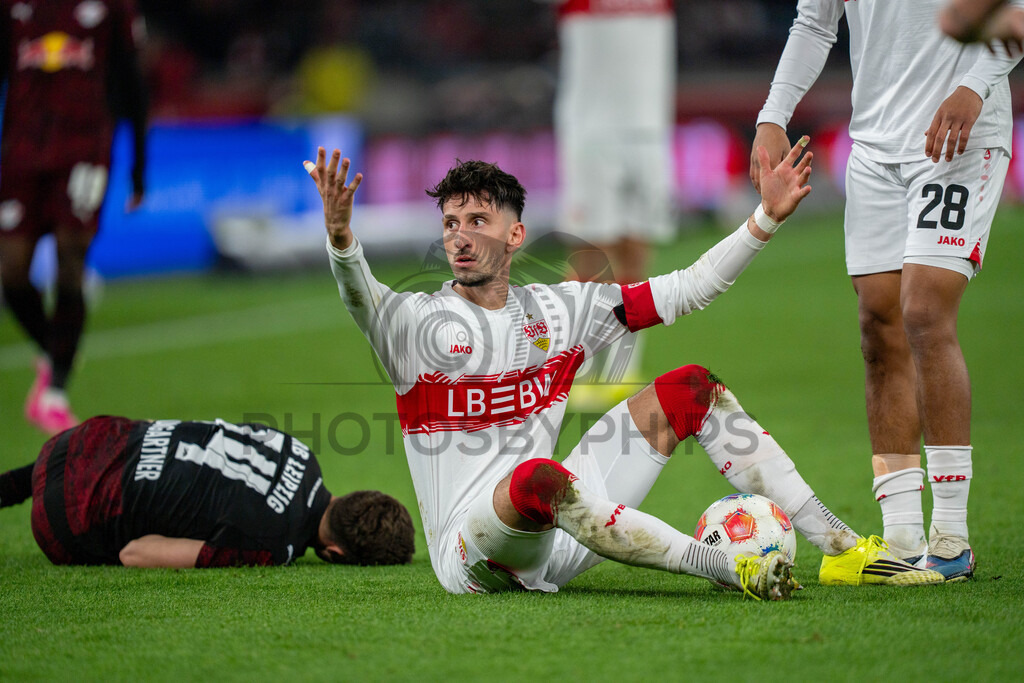 VfB Stuttgart vs. RB Leipzig, Fussball, 1. Bundesliga, 26. Spieltag, 15.03.2026 | Atakan Karazor (VfB Stuttgart, #16),VfB Stuttgart vs. RB Leipzig, Fussball, 1. Bundesliga, 26. Spieltag, 15.03.2026Foto: photosbyphips/Philip Ziegler