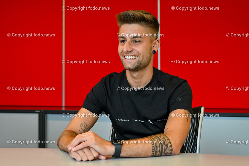 Florian Tomaschko_ Hebamme_ 28.08.2023-6 | 28.8.2023, Linz, AUT, Linz, im Bild Florian Tomaschko (22, maennliche Hebamme)