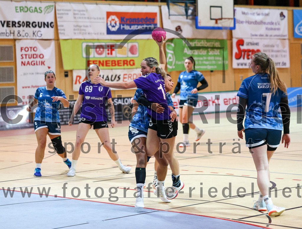 2023-01-21_097_SpVgg_Altenerding_gegen_TSV_Karlsfeld | Erding, Deutschland, 21.01.2023:
Handball, Bezirksoberliga Frauen Altbayern 2022 / 2023, 8. Spieltag, SpVgg Altenerding gegen TSV Karlsfeld, Endergebnis: 28:24

Monika Vojnic (TSV Eintracht Karlsfeld, #6), Selina Becker (SpVgg Altenerding, #69), Laura Haitz (TSV Eintracht Karlsfeld, #26), Lena Prem (SpVgg Altenerding, #15), Sophie Wolf (TSV Eintracht Karlsfeld, #7)

Foto: Christian Riedel / fotografie-riedel.net