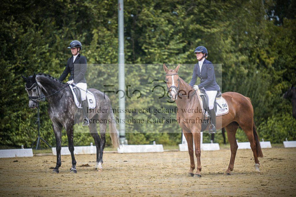 DOS_2594 | Entdecke hochwertige Reitturnierfotos von Foto Oger. Professionell, emotional und authentisch – jetzt Lieblingsmomente im Shop bestellen.Deutschlandweite Turnierfotografie. - Realisiert mit Pictrs.com