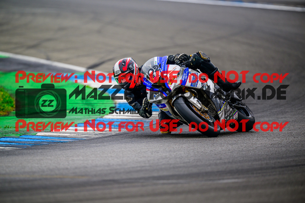 MaZZes_FotoMatrix_240614_6007705_9341 | WEISS