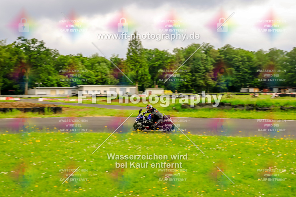 VBK-7199 | Hier findet Ihr Bilder von Touristenfahrten auf der Nürburgring Nordschleife oder von anderen Veranstaltungen die ich besucht habe. Viel Spass beim Durch Schauen 