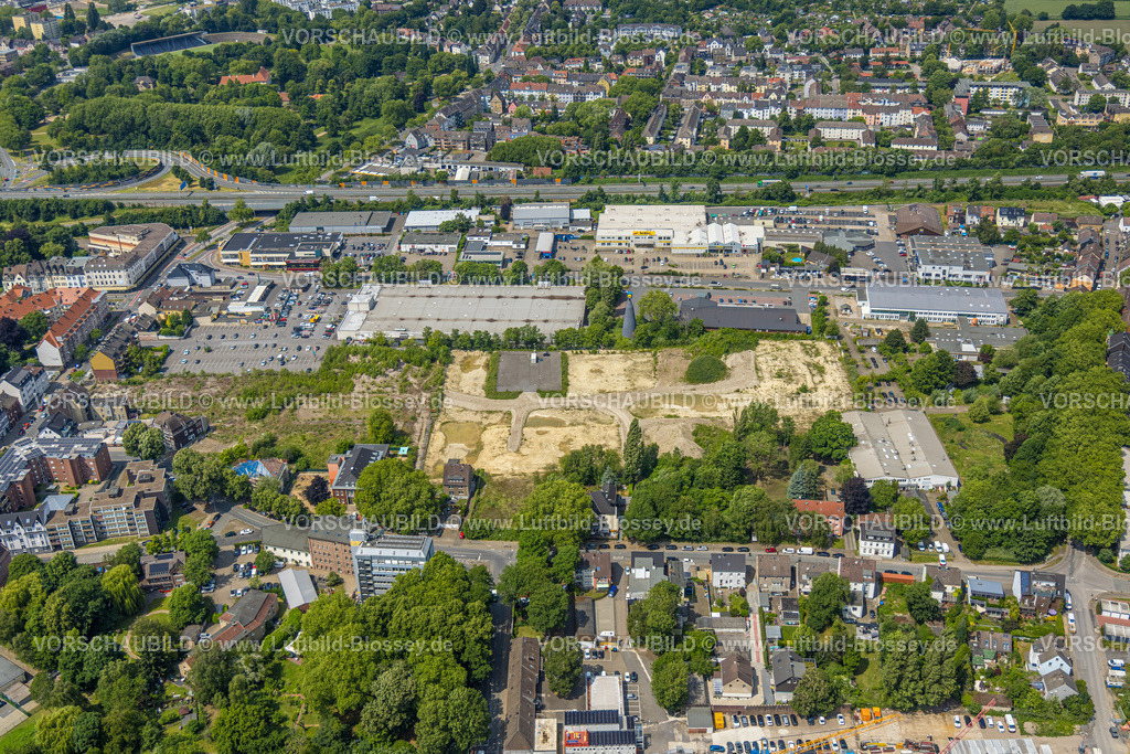 Herne250601870 | Luftbild, Geplante Baustelle für Reihenhäuser auf dem Gelände der ehemaligen Schraubenfabrik Knipping Dorn, zwischen Roonstraße und Eschstraße, Baukau, Herne, Ruhrgebiet, Nordrhein-Westfalen, Deutschland