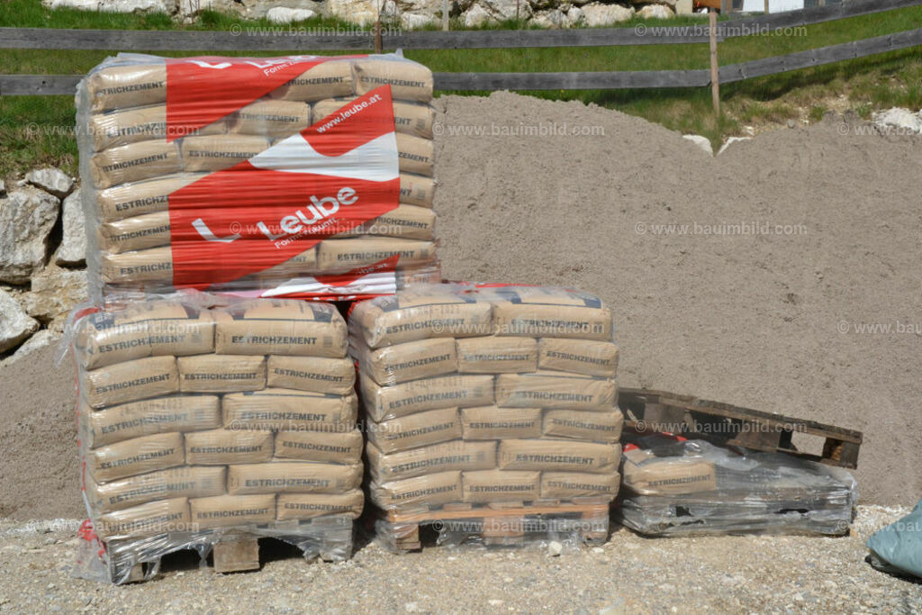 bib-lg19-fussbodenaufbau-0153 | Nach LV-Leistungsgruppen sortierte Detailfotos über den Bau eines Hauses. Alle Hausbau-Bilder direkt vom Urheber und Autor der Website Haus-Selber-Bauen.com