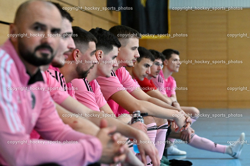 Carinthia Flamengo Futsal Club vs. FC Ljuti Krajisnici | Spielerbank Carinthia Flamengo, Carinthia Flamengo Futsal Club vs. FC Ljuti Krajisnici, Carinthia Flamengo Futsal Club vs. FC Ljuti Krajisnici am 05.01.2025 in Klagenfurt (Ballspielhalle Viktring), Austria, (Photo by Bernd Stefan)