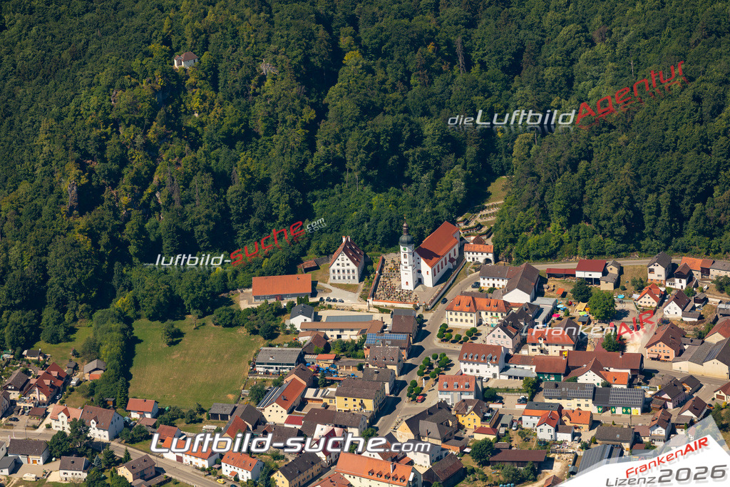 Aktuelles Luftbild von  Wellheim - Die Luftaufnahme wurde 2022 mittels UL-Flugzeug erstellt ( keine Drohne ) - hochauflösende Kamera-Systeme von  Canon -Beste Qualität - Für grossformatige Ausdrucke geeignet. Die Geschenkidee !