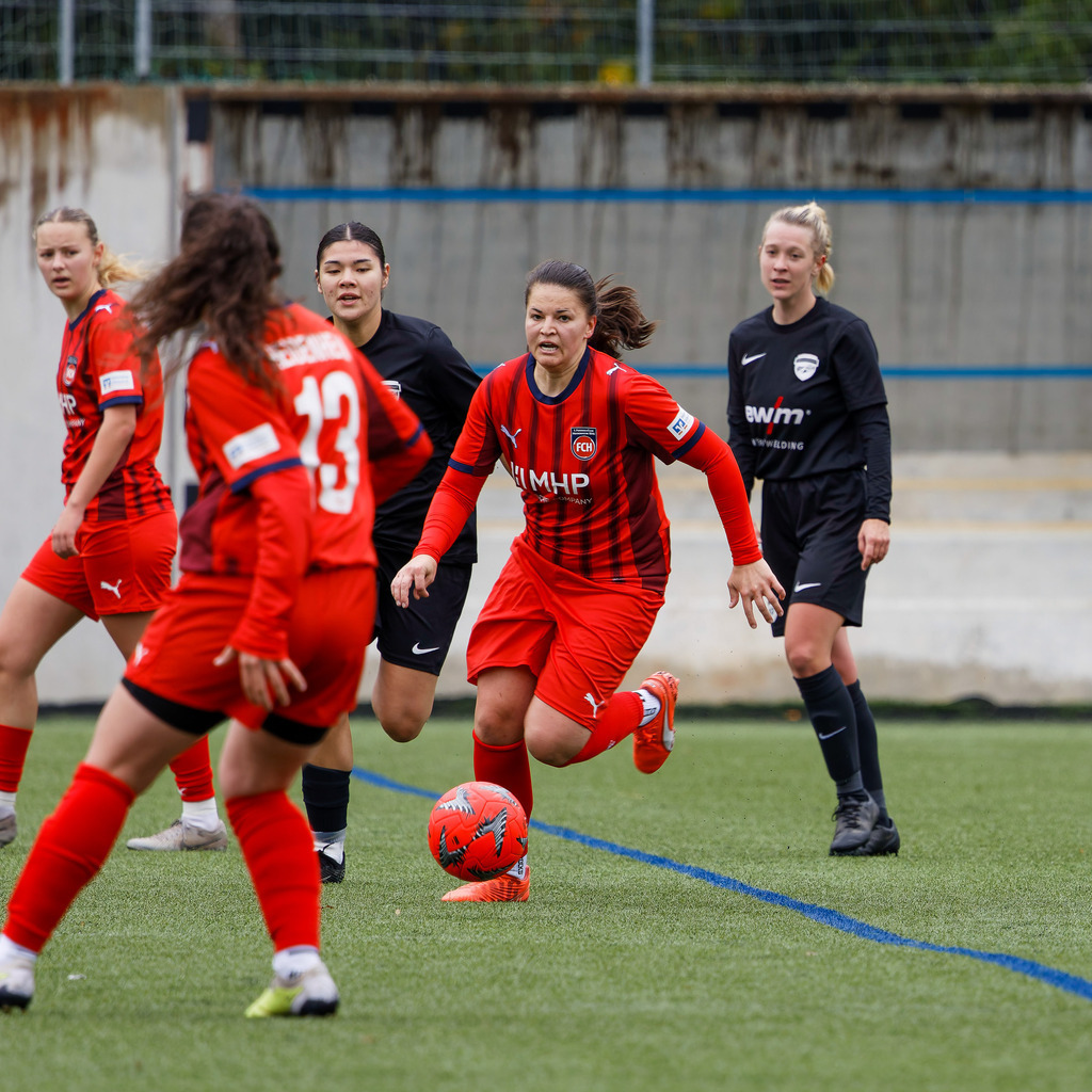 FCHHOH_251005_7653 | 1.FC Heidenheim 1846 II vs. SGM Hohenmemmingen/Sontheim, Fußball, Frauen, Bezirksliga, 2025/2026, 4. Spieltag, 05.10.2025 in Heidenheim, Kunstrasen b. Voith-Arena West(Foto: Michael Bulling) - Realisiert mit Pictrs.com