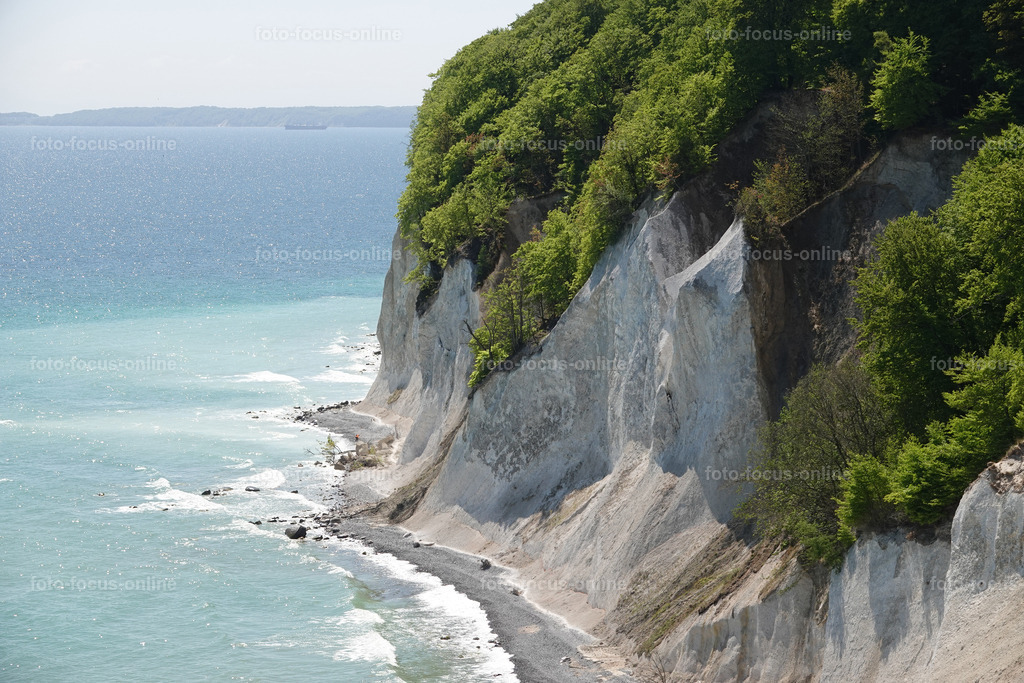 Chalk cliffs on the island of Ruegen | Chalk cliffs on the island of Ruegen