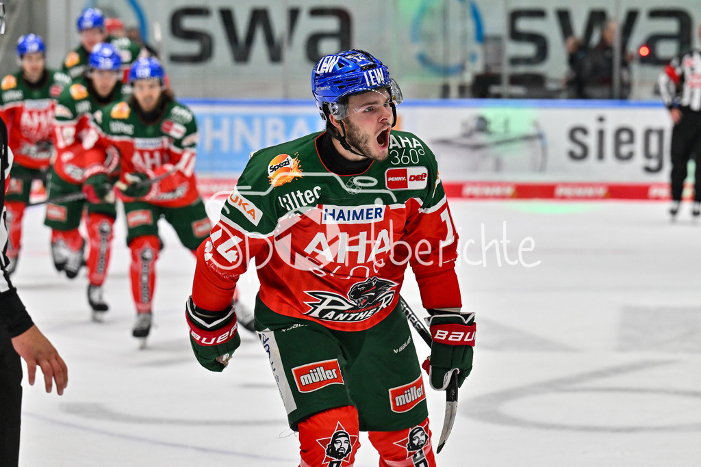 Augsburger Panther - Kölner Haie | Jubel der Hausherren nach dem Ausgleich zum 6-6 durch D. J. BUSDEKER (Augsburger Panther #14) / Freude / Happy / Tor / Torschuetze / DEL: Augsburger Panther - Kölner Haie, Curt Frenzel Stadion am 29.09.2024