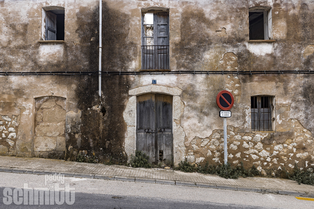 PS-Fassaden-Mallorca-2026-09 | Entdecke die größte Bildgalerie der Region mit Fotografien aus dem Allgäu, der Bodenseeregion, Oberschwaben, dem Donautal und der Schwäbischen Alb. Landschaften, Luftaufnahmen und Reisefotografie als Wandbild und Fotokunst. - Realisiert mit Pictrs.com