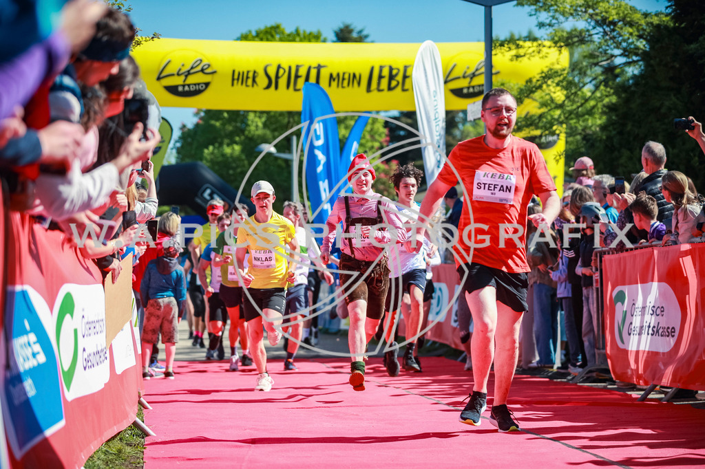 ..... | LINZ,AUSTRIA,27.April 25, Int. 3 Brückenlauf Linz  , Image shows: Photo: WAPICS / Manuel Binder