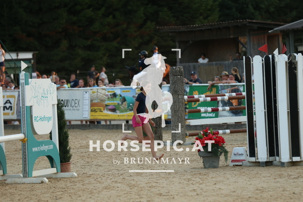 DL2Q5856 | Willkommen bei Brunnmayr - Design & Fotografie – Ihrem Spezialisten für Reitturniere und Pferdeveranstaltungen in Oberösterreich, Salzburg und Bayern! Seit über 17 Jahren sind wir leidenschaftlich dabei.
