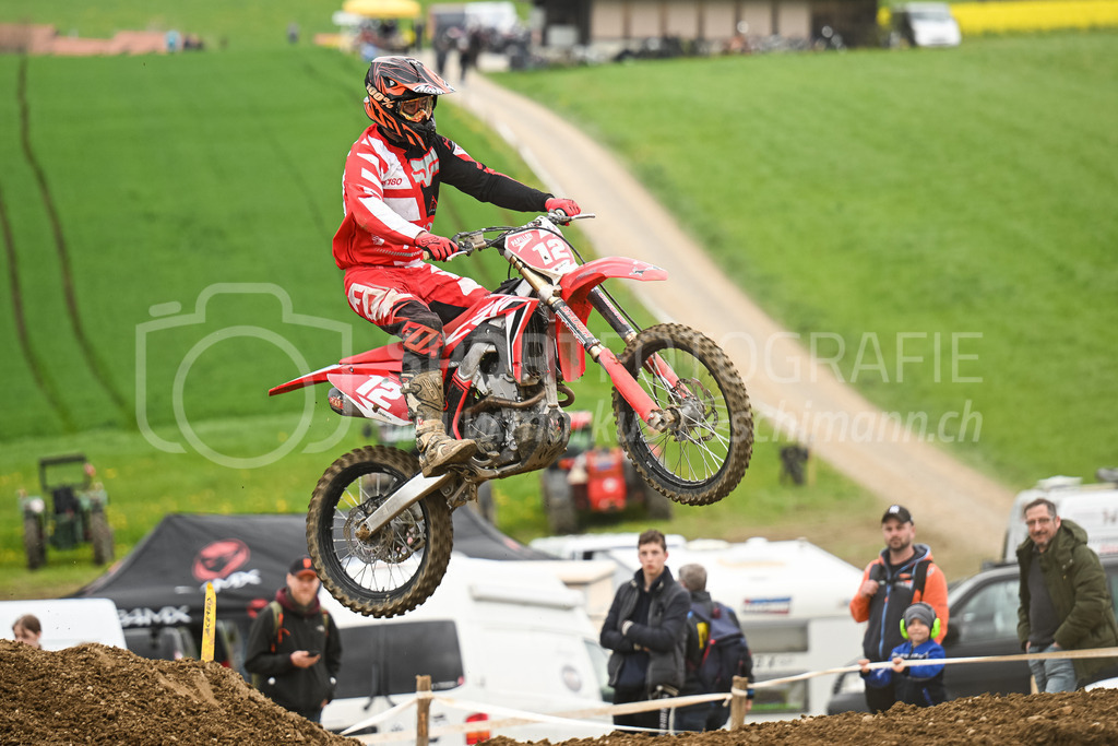 Motocross Schlatt bei Winterthur - 30. April 2023 | #12 Papillon Diego aus Opfikon (CH) auf KTM in der Kategorie Senioren am Motocross Schlatt bei Winterthur, 30. April 2023. 
Instagram: @mx_schlatt | @mc_wila | @sam_schweiz
Bild: Sportfotografie Markus Aeschimann | www.markus-aeschimann.ch - Realisiert mit Pictrs.com