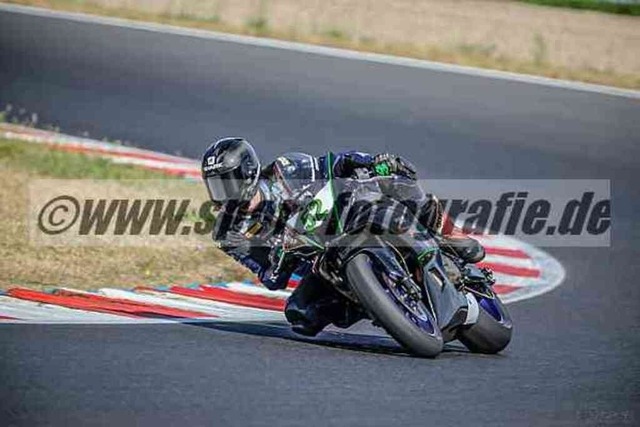 pubi9624 | Professionelle Fotos von Sportveranstaltungen, aber auch Hochzeiten und anderen Events. - Realisiert mit Pictrs.com