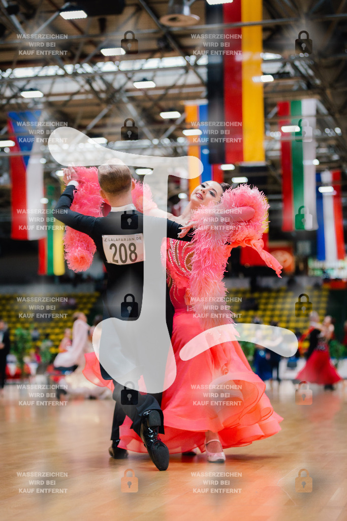 Hessen Tanzt WDSF Open Junior II Standard 4th (208) Oliver Gebert _ Alina Balatsko (Czech Republic)-2025-05-17-7782 | Webshop for digital downloads and prints of dance sport, event & show photographer Julian Link - Realisiert mit Pictrs.com