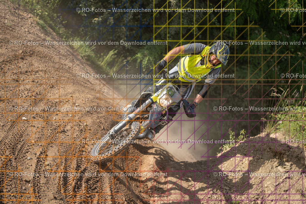 Niederwürzbach 1 Lauf -86 | Sportfotografie von RO-Fotos: Motorsport, Motocross, Enduro, Laufveranstaltungen und Triathlon. Professionelle Fotos von Sportlern und Events. - Realisiert mit Pictrs.com