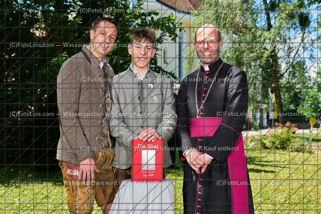 ALP1410_PfarrFirmung Wieselburg_Firmling-PateIn_Familie | (C)FotoLois.com, Alois Spandl, Firmung in der Pfarrkirche Wieselburg mit Generalvikar Dr. Christoph Weiss, Dechant Pfarrer Daniel Kostrzycki und Monignore Franz Dammerer, Sa 15. Juni 2024.