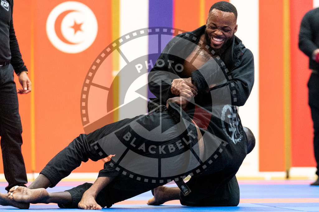 20231118PBB12721 | Fighters compete during the AJP Tour 600 Frankfurt Championship in Frankfurt/Main, Germany, on November 18, 2023.