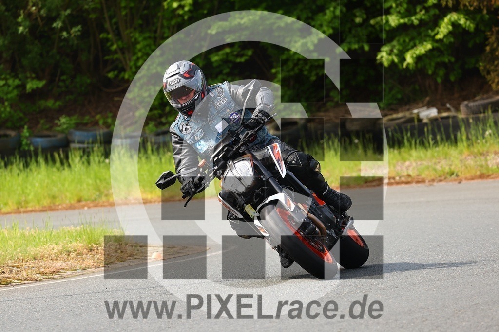 0075-20260510_03957 | Schöne Erinnerungen an spannende Momente - das festzuhalten ist unser Job. PIXELrace.de ist seit 2003 auf den Rennstrecken Europas unterwegs um die Action draußen beim Fahren und die wunderbare Stimmung imm Fahrerlager für euch einzufangen.